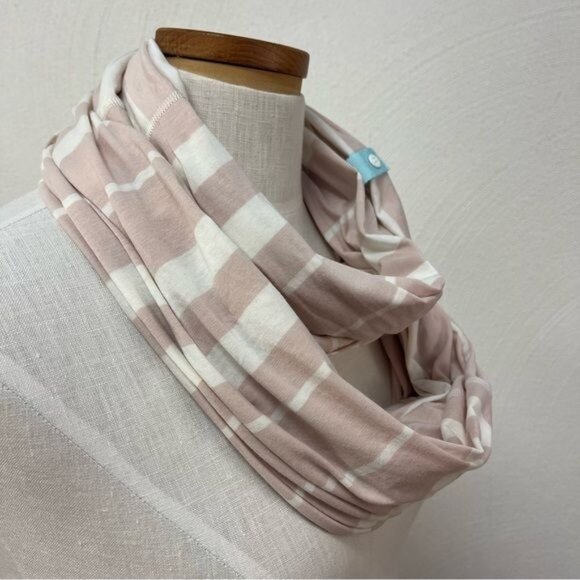 Lululemon Vinyasa Scarf White Pink Striped Button Snap Wrap One Size *Small Hole - Picture 2 of 5